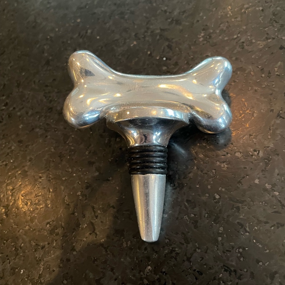 Mariposa Dog Bone Wine Stopper